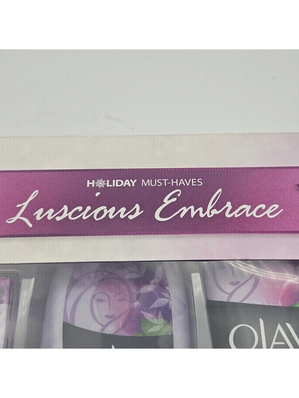 Olay Luscious Embrace Holiday Set. Includes Body Wash, Lotion And 2 Bars Of Soap